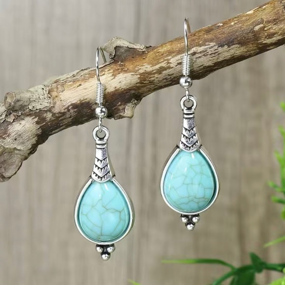 🆕❗️ NWOT ❗️Vintage Style Women's Earrings Necklace 3 Piece Antique Silver. - Picture 6 of 7